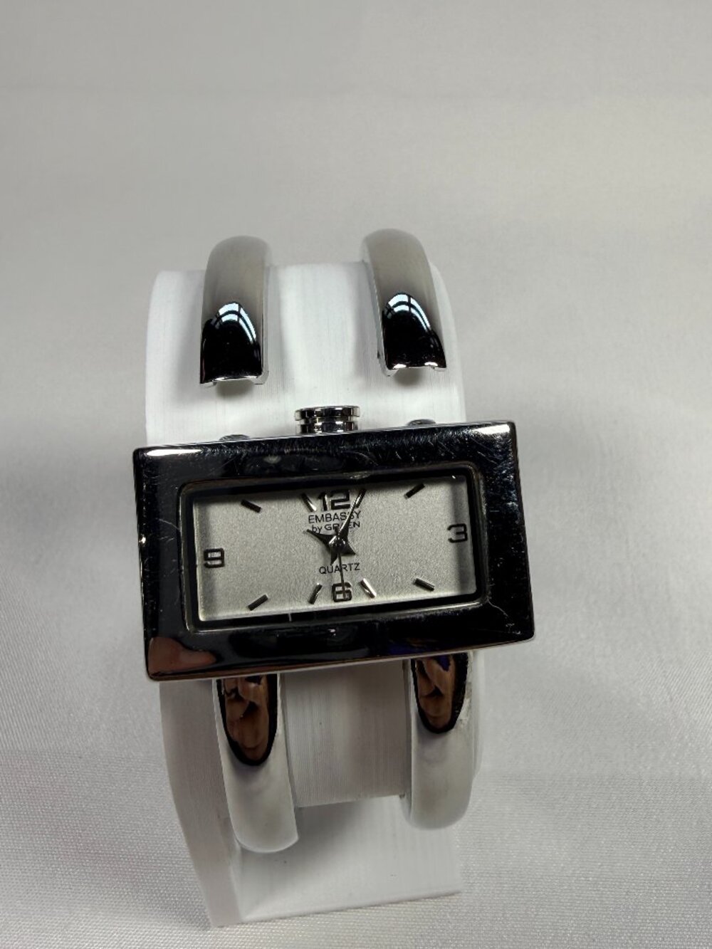Embassy by Gruen GEM3028L Silver Tone Quartz Women's Watch Sz.6 3/4"